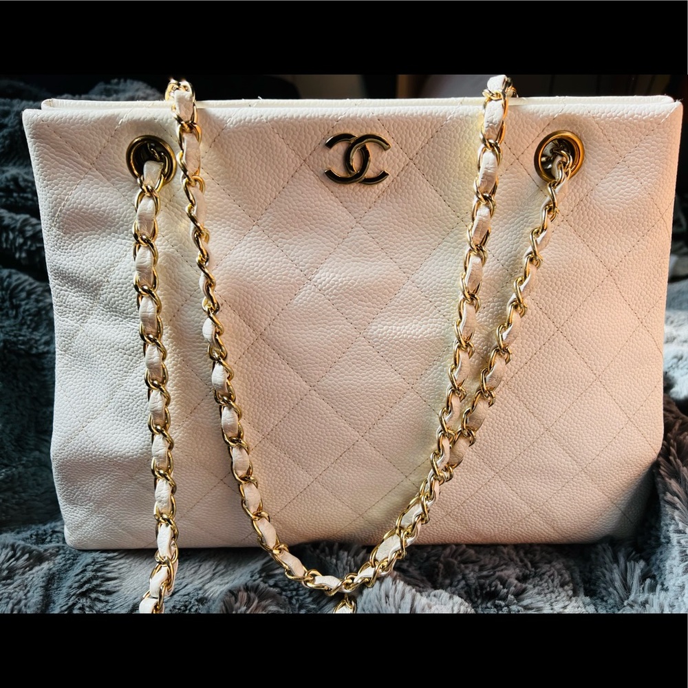 CHANEL Lambskin Quilted Tote